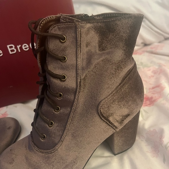 3 inch velvet heel boots - Picture 1 of 3